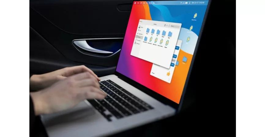 Choosing Between Windows and MacOS for College: A Student’s Perspective